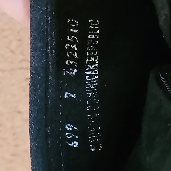 MINNETONKA black fringed suede moccasins. Size 7 - Picture 15 of 16